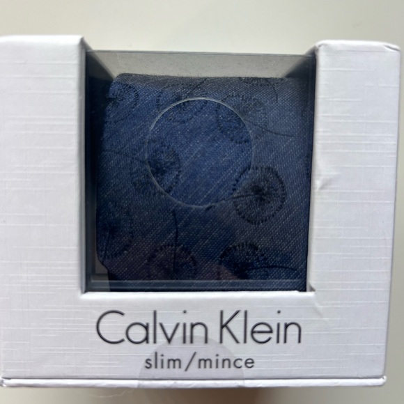 Calvin Klein slim light blue pattern tie brand new in box never opened. - Picture 1 of 4